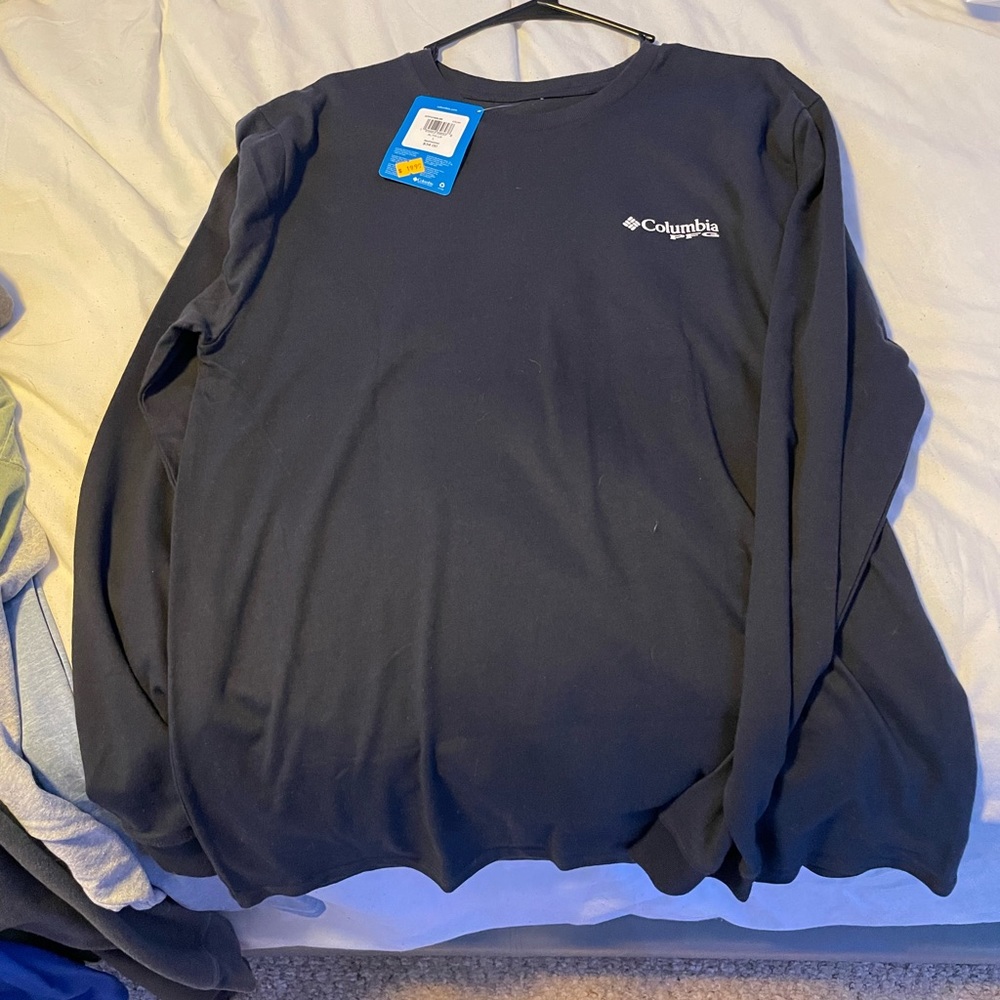 Columbia T-shirt, Size Large, Color Dark blue